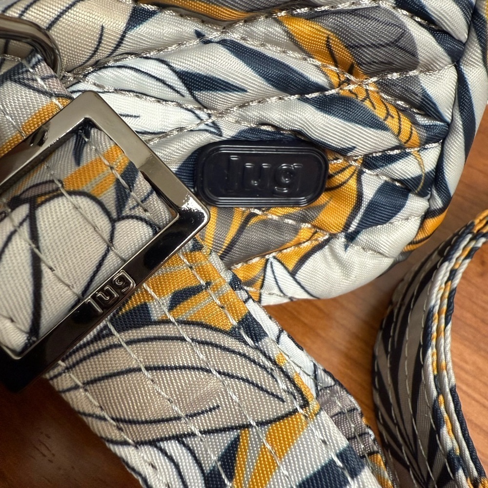 Lug Coupe Convertible Crossbody Bag Lilly Gray Pattern EUC - Picture 3 of 8